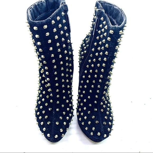 Shiekh Black & Gold Spike 5” Heels - Picture 2 of 8